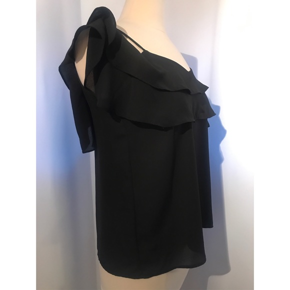 Off Shoulder Ruffle Top with Spaghetti Straps - Picture 4 of 8